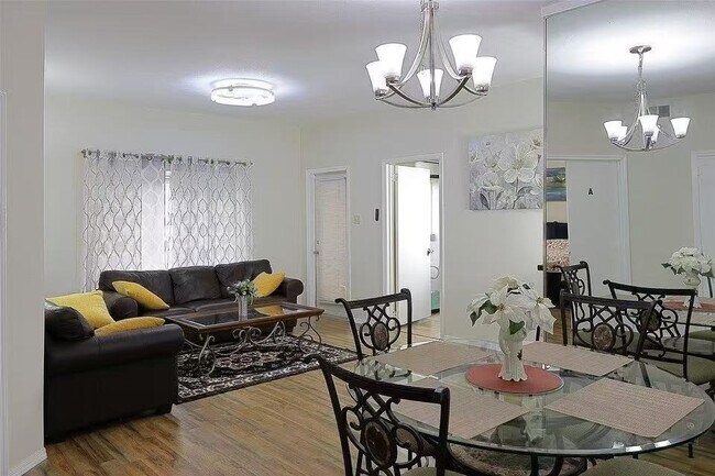 Foto del edificio - 2213 S Braeswood Blvd