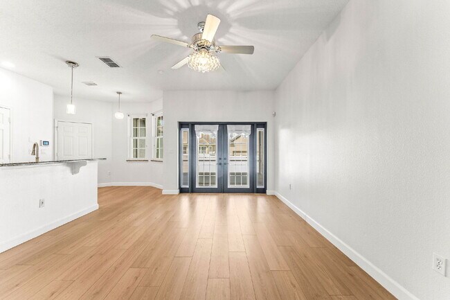 Foto del edificio - Prime 3 bed/ 2 bath Bungalow in Avalon Park!