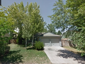 Building Photo - 942 Wakerobin Ln