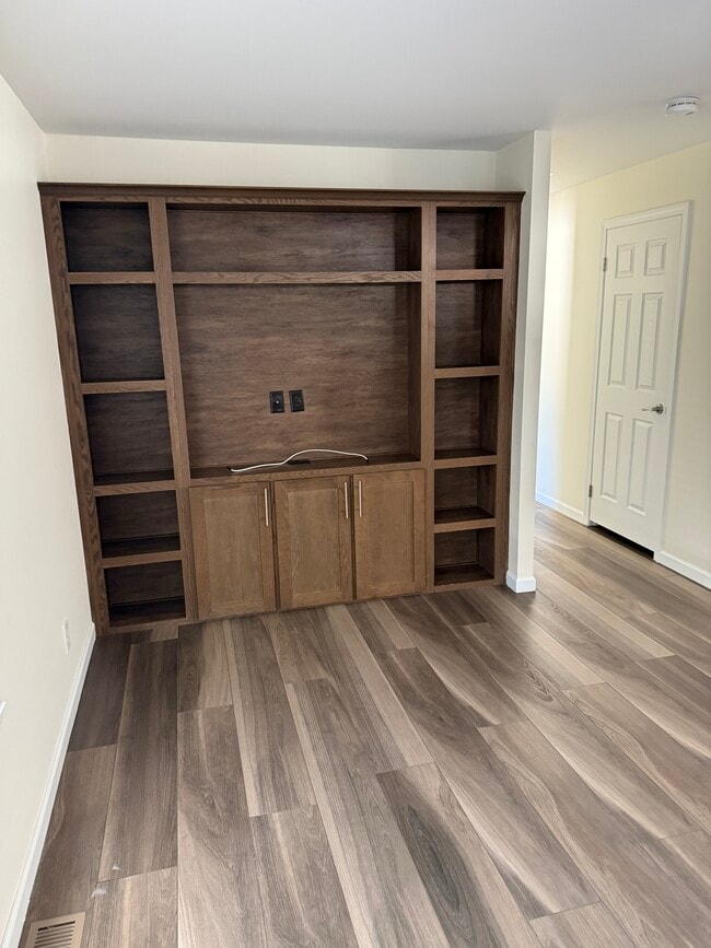 Building Photo - 305 W Uwchlan Ave