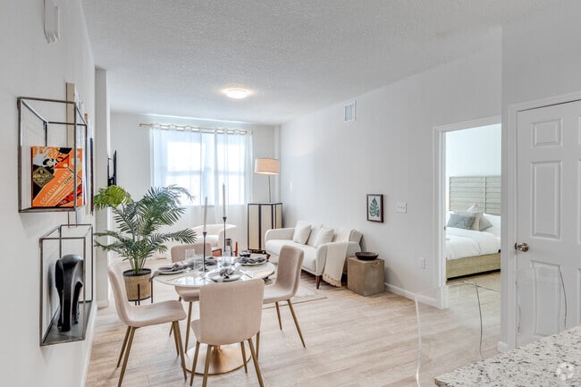 2HAB, 2BA, - 900SF - Sandlake Palazzo