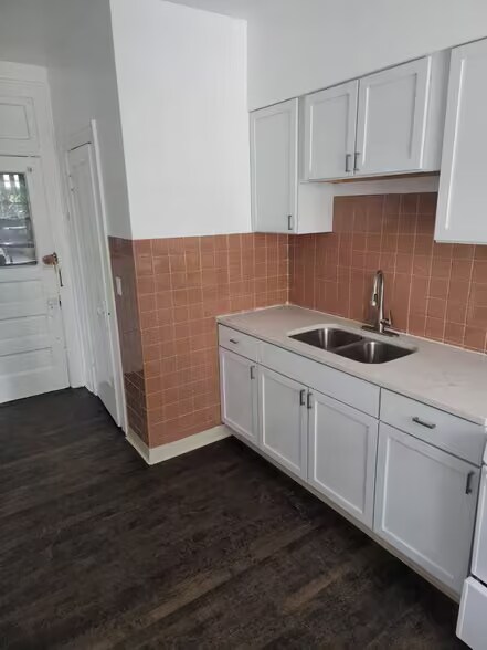 Foto del edificio - 5054-5058 N Ridgeway Ave