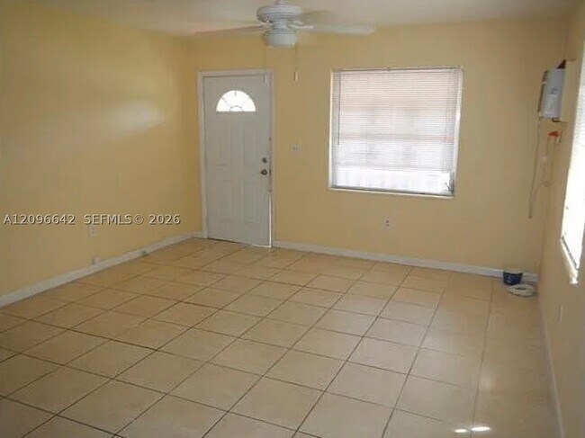 Foto del edificio - 1351 NE 149th St