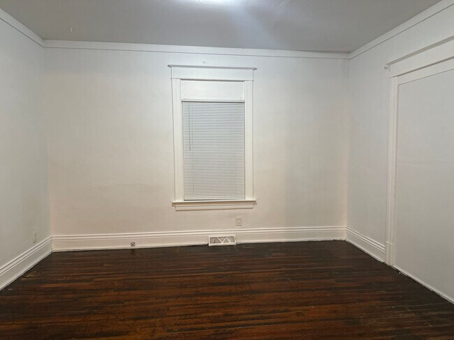Foto del edificio - Newly renovated south side 3 BR/2BA locate...