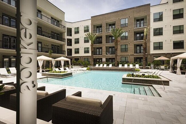 Foto del edificio - 3788 Richmond Ave.