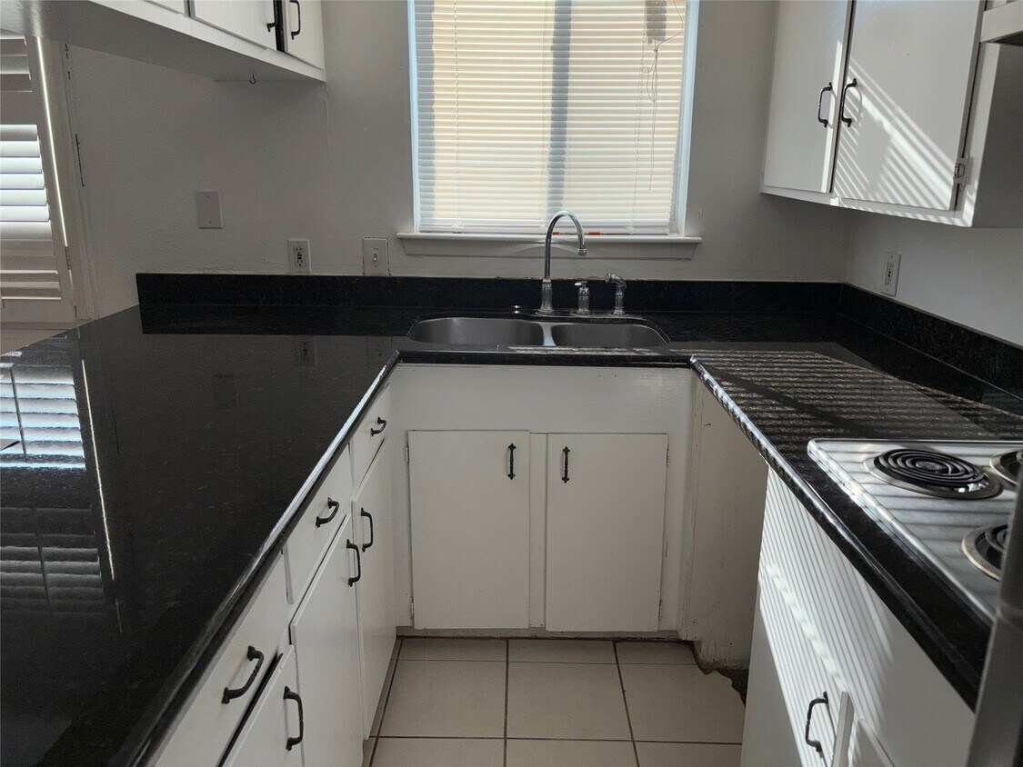 Foto principal - 7714 Renwick Dr