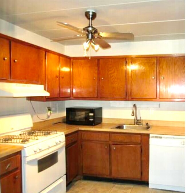 6011 Emerson St Unit 407, Bladensburg, MD 20710 Condo for Rent in
