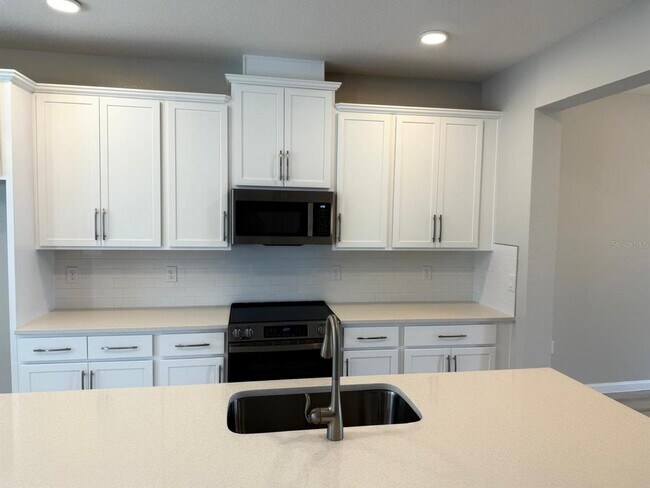 Building Photo - 1395 Mount Royal Dr