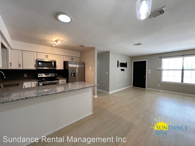 Foto del edificio - 4 br, 2 bath House - 181 W. North Ave