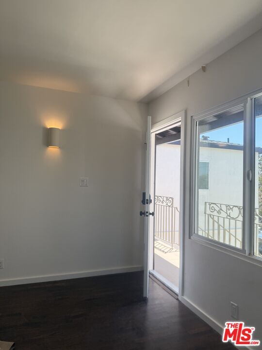 Building Photo - 2302 S Carmelina Ave