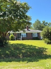 Building Photo - 1009 W Sewell St