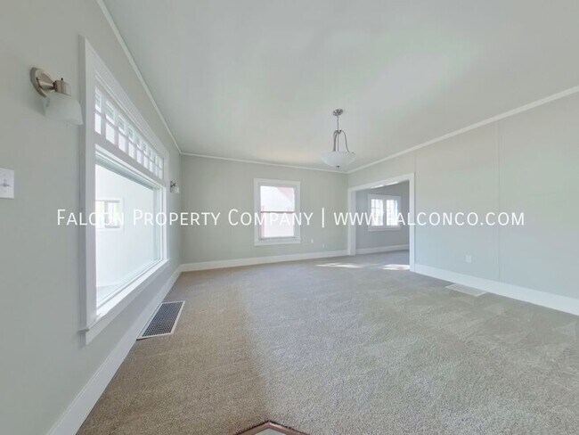 Foto del edificio - Marvelous Downtown Home! - Available Now!