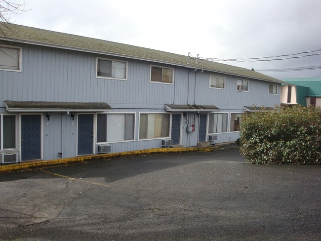 2813 W Harvard Ave, Roseburg, OR 97471 Apartments - Roseburg, OR ...