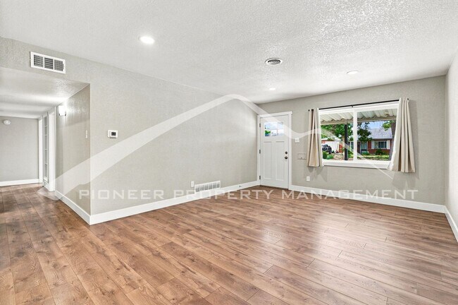 Foto del edificio - 1235 Scranton St