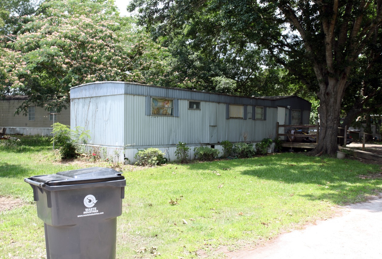 Seagrove Village Apartments in Leland, NC