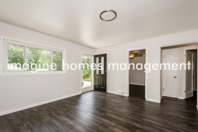 Building Photo - 853 Liggett Ave