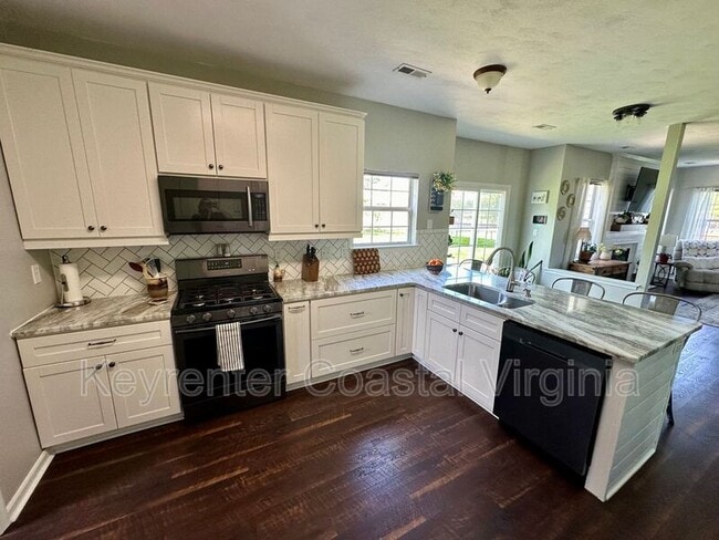 Building Photo - 6407 Sheffield Ct N