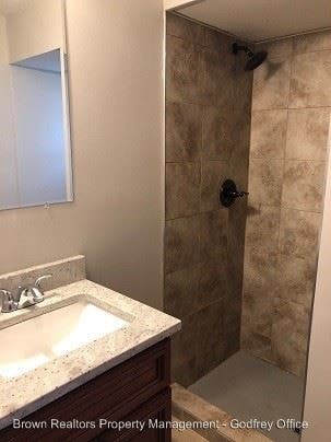 Building Photo - 57 E Rosewood Dr