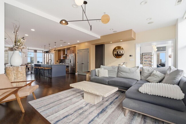 Foto del edificio - 145 N High St