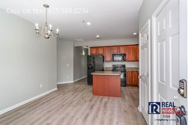 Building Photo - 1004 Briggs Ln