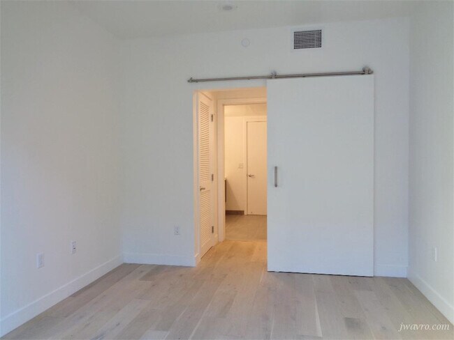 Foto del edificio - 1545 Pine St
