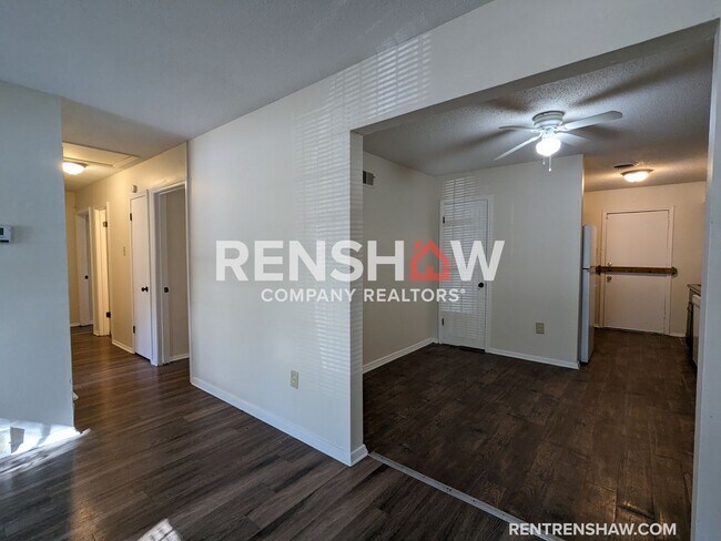 Building Photo - Charming Home in Raleigh / Frayser Now Ava...