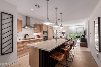 Building Photo - 4737 N Scottsdale Rd