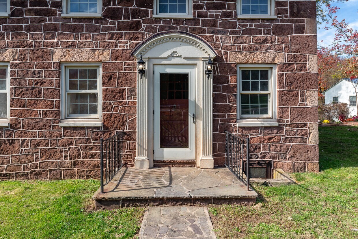 4437 Stiegel Pike, Newmanstown, PA 17073 House Rental in Newmanstown