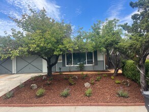 Building Photo - 1209 Vienna Ct