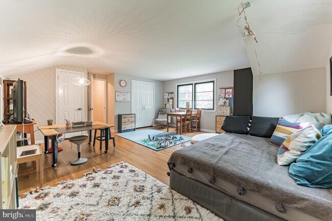 Building Photo - 6 Mill Race Pl