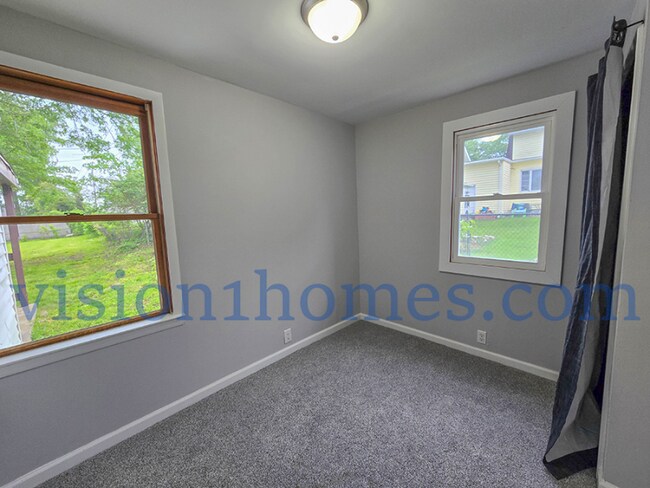 Building Photo - 402 N Nixon Ave