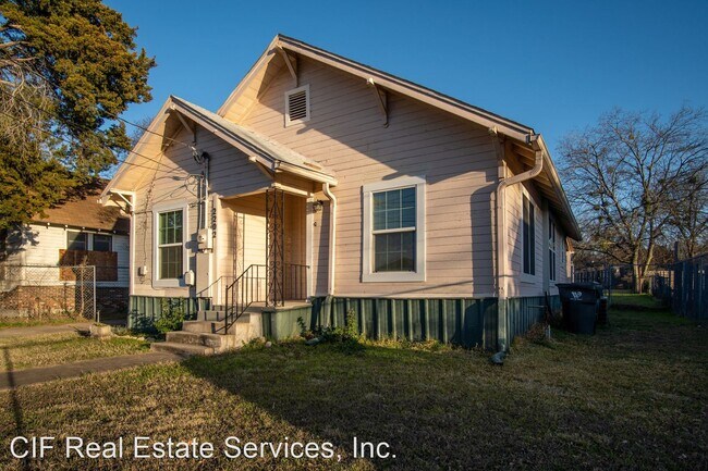 Building Photo - 2 br, 1 bath House - 2202 Burnett Ave