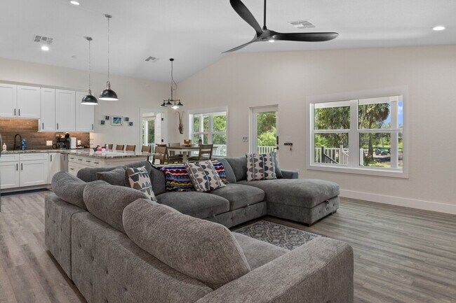 Foto del edificio - 10358 W Hein Trl