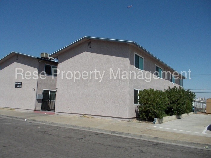 Primary Photo - 225 E Foster Ave