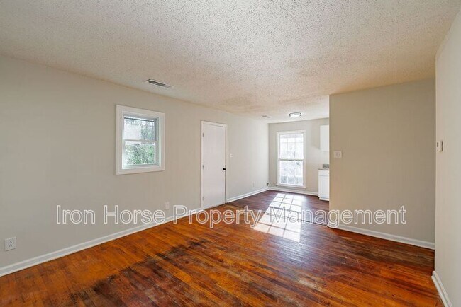 Foto del edificio - 414 W Richland Ave