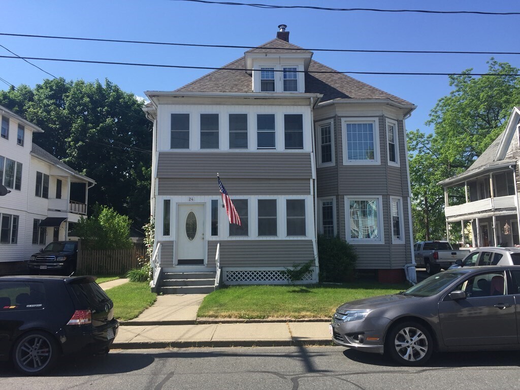 24 Elmwood Ave Unit 1, Holyoke, MA 01040 Room for Rent in Holyoke, MA