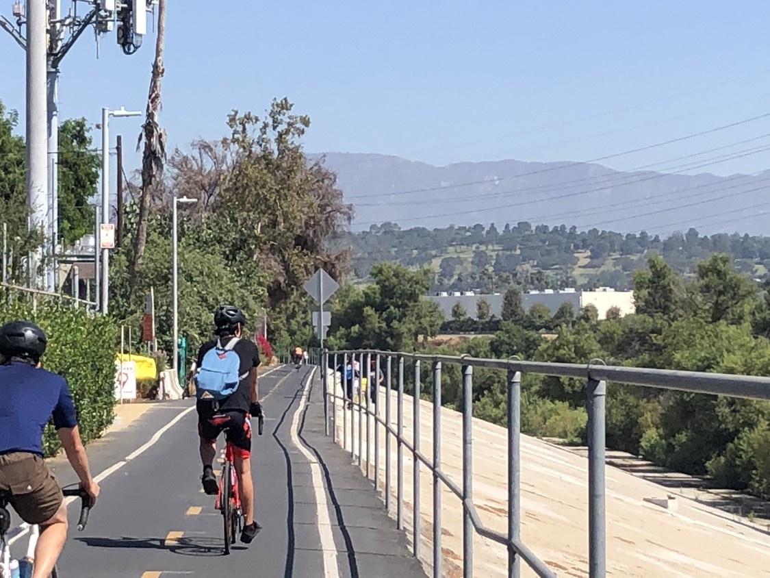 Una casa de distancia del sendero para bicicletas - 2105 Barclay St