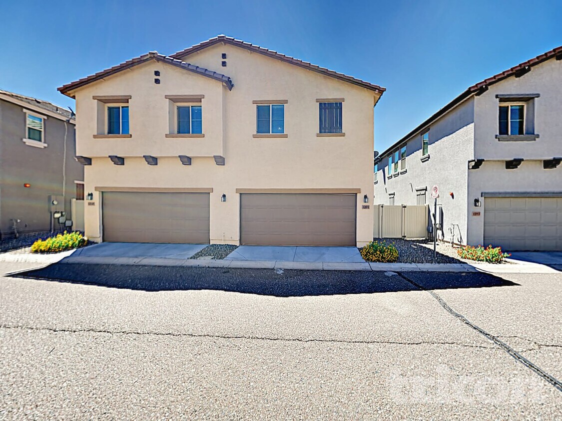 Foto principal - 12551 W Hummingbird Terrace