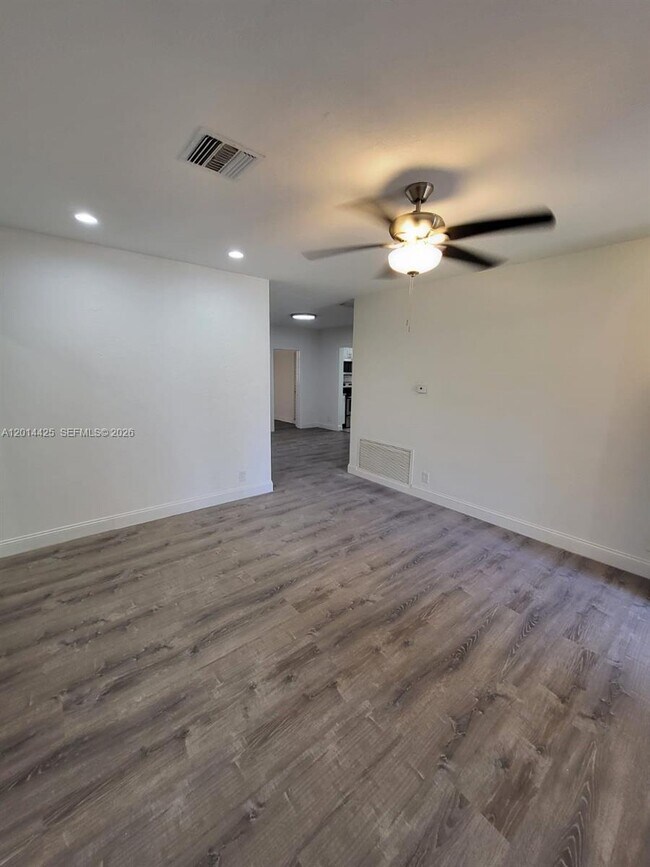 Foto del edificio - 4324 NW 76th Ave