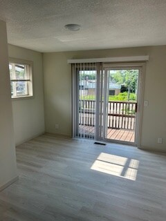 Foto principal - 6085 10th St N