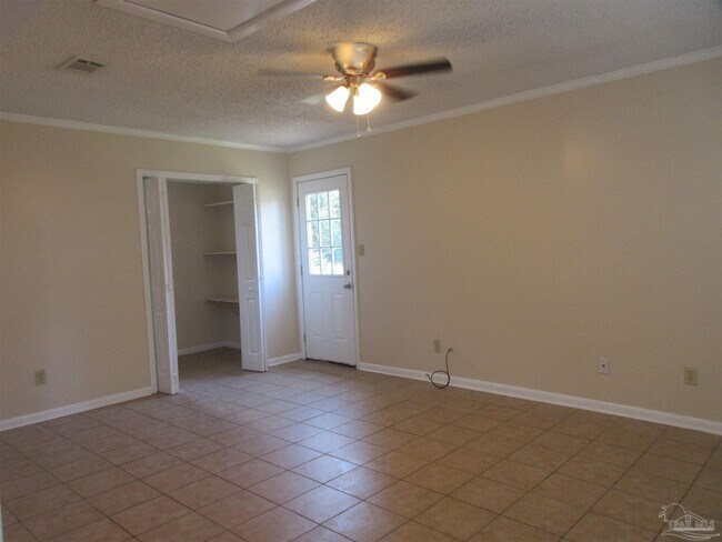 Building Photo - 4366 Pine Villa Cir