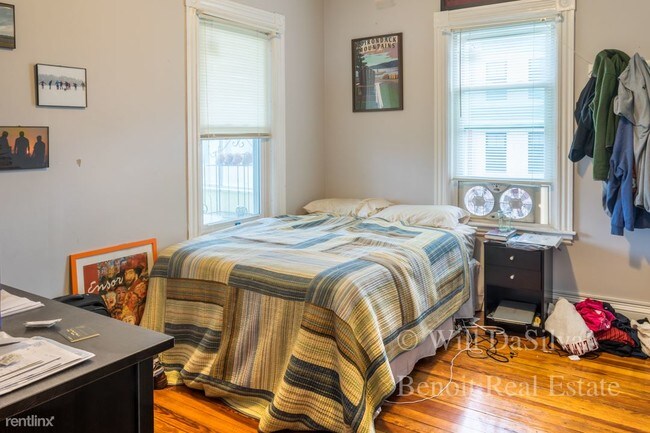 Building Photo - 11 Langmaid Ave