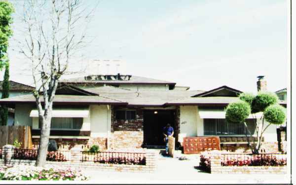 Building Photo - 4425 Blackford Ave