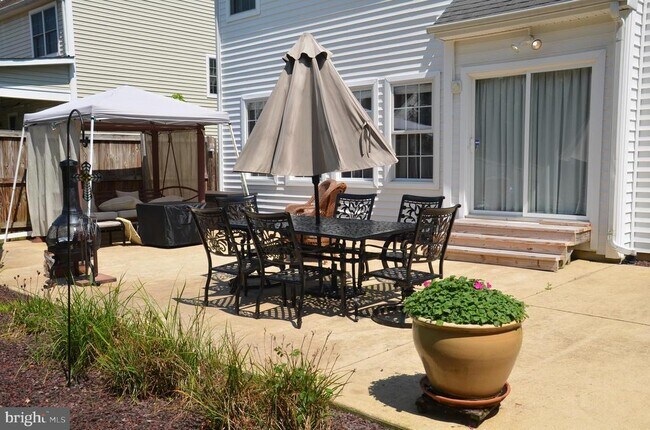 Building Photo - 8678 Mulberry Dr