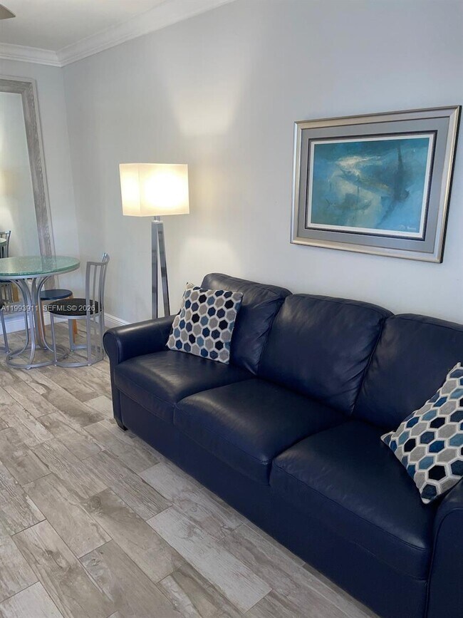 Foto del edificio - 4658 Bougainvilla Dr