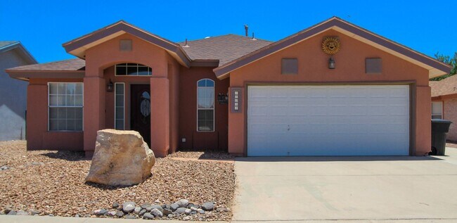Building Photo - 14032 Lago Seco Dr