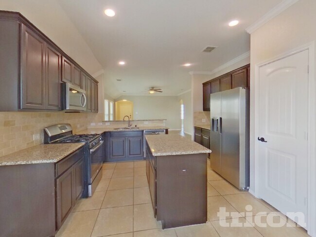 Building Photo - 5816 Burgundy Rose Dr
