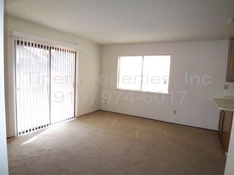 Building Photo - Spacious Two Story Home in Charming Neighb...