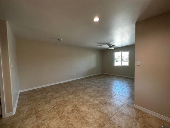 Building Photo - 436 S 17th Ave