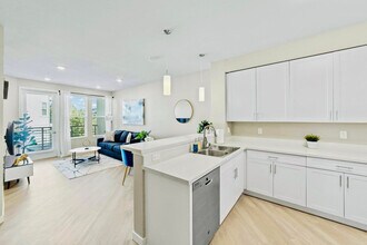 Building Photo - 375 Harbour Cove Dr